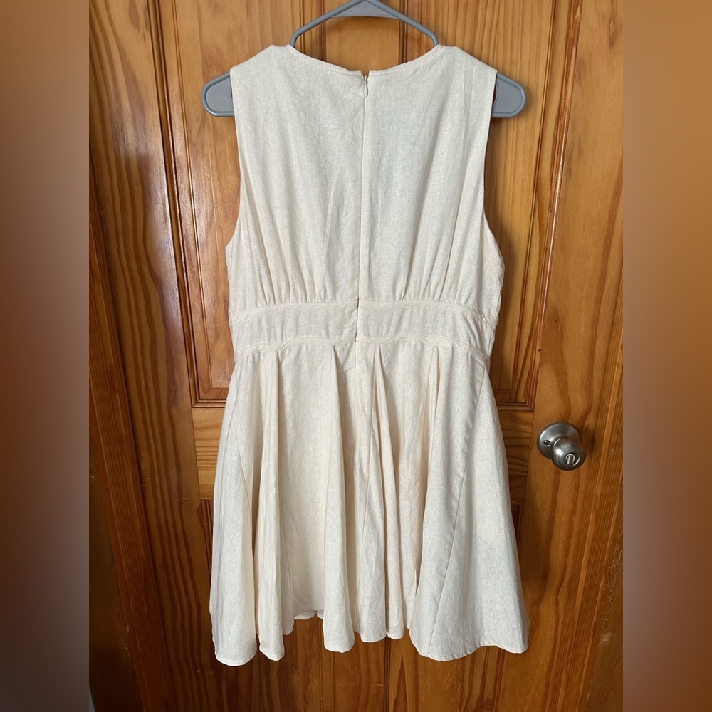 NWT House of Harlow  Cream Dress - Picture 8 of 11